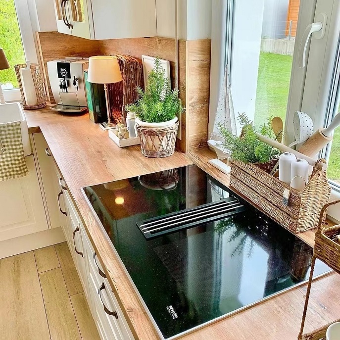 White Shaker style Rustic Kitchen Cabinets