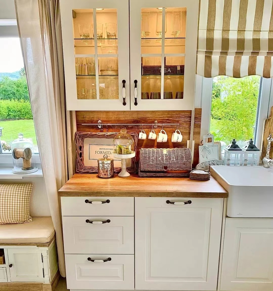 White Shaker style Rustic Kitchen Cabinets