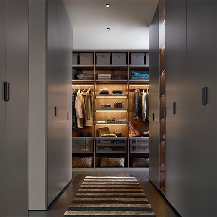 Italian Luxury Walk In Closet