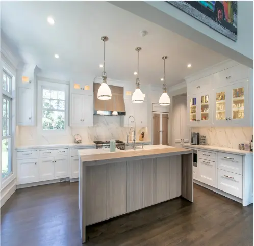 New Classic Interior Design Idea：Walnut Shaker Kitchen Cabinet