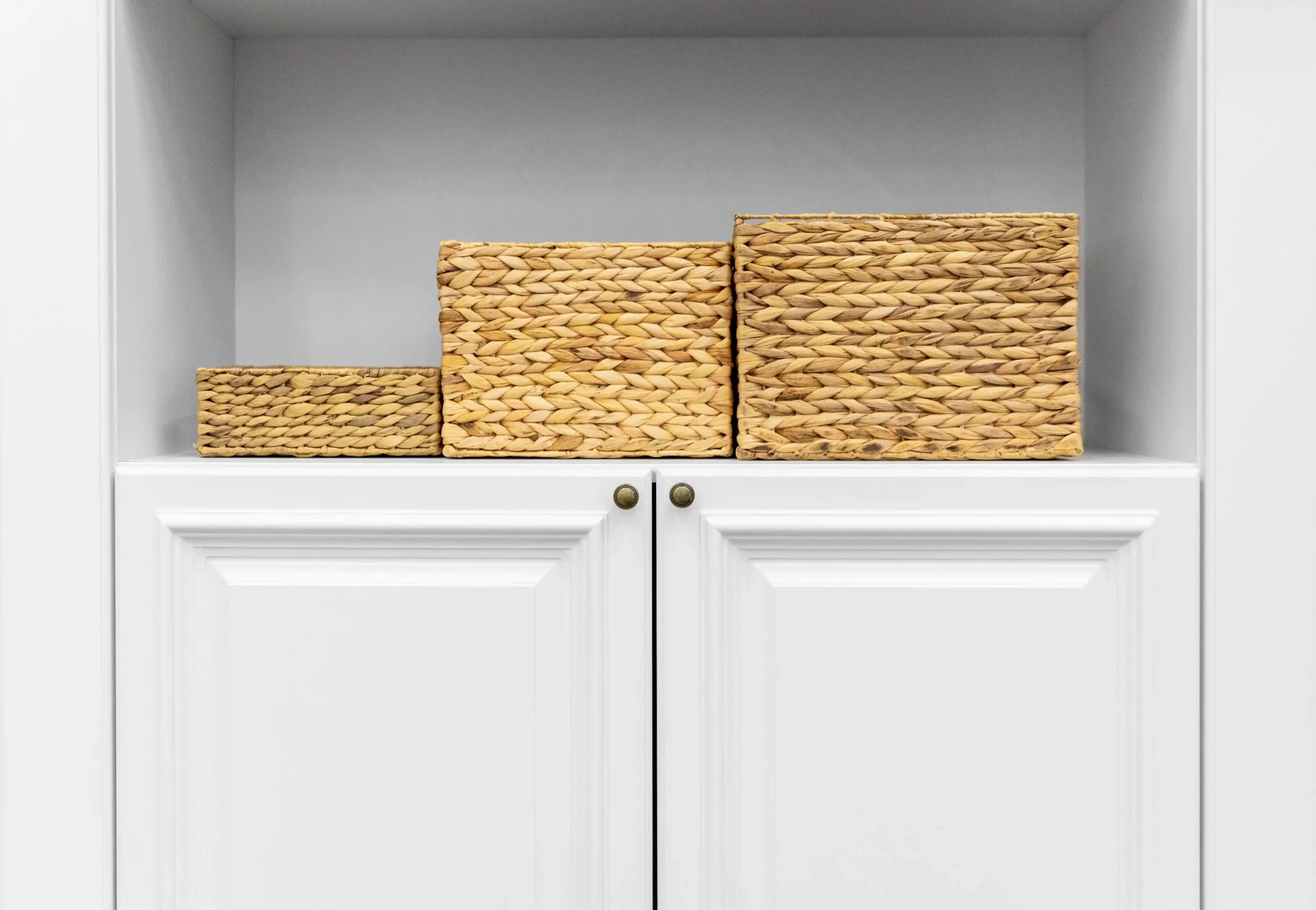 Beyond Basic: How Metal Laundry Cabinets Can Transform Your Space with Modern Elegance